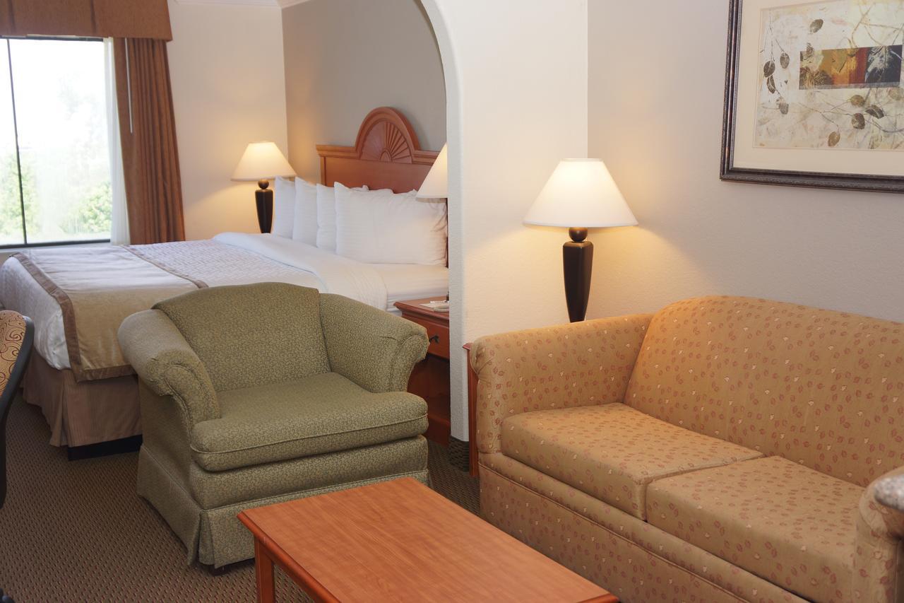 Best Western Isabelle Court Galliano Exterior photo